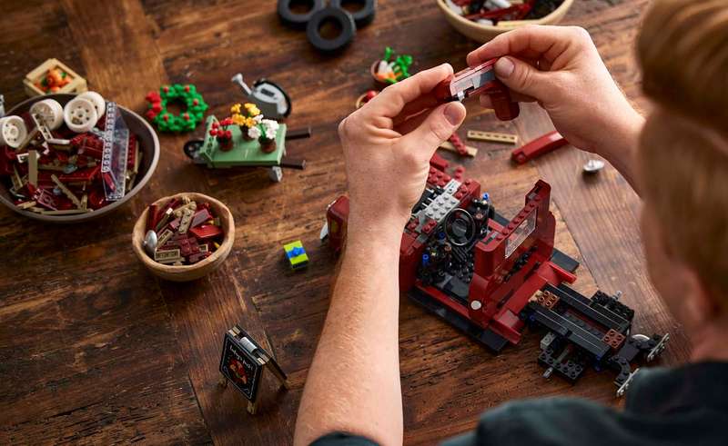LEGO ICONS Pickup Truck