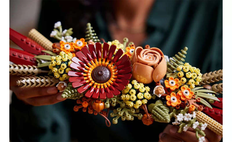 LEGO ICONS Dried Flower Centrepiece