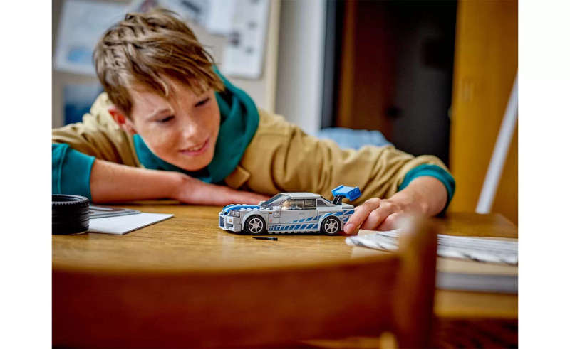LEGO Speed Champions 2 Fast 2 Furious Nissan Skyline GT-R (R34)