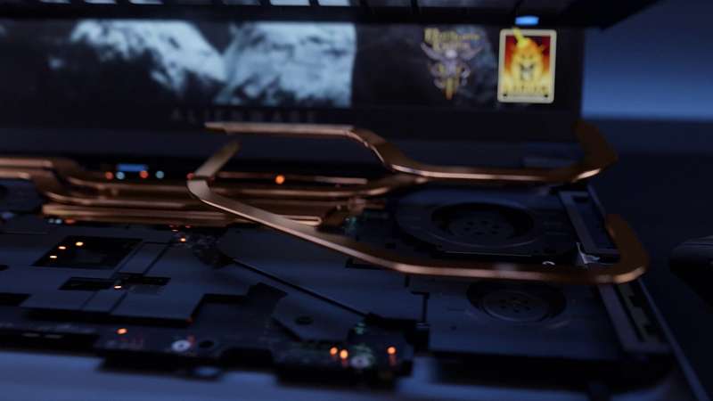 Alienware m16