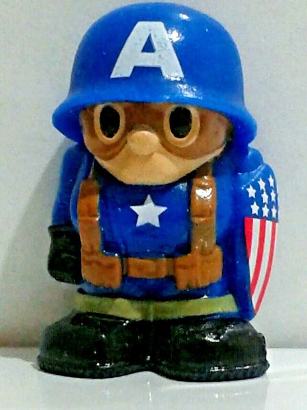 Marvel Ooshies - Ultimate Captain Marvel - World War II -