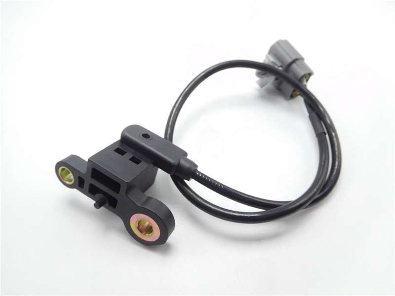 Crankshaft position sensor FSD7-18-221B Suitable for Mazda Protege 626 Protege 5