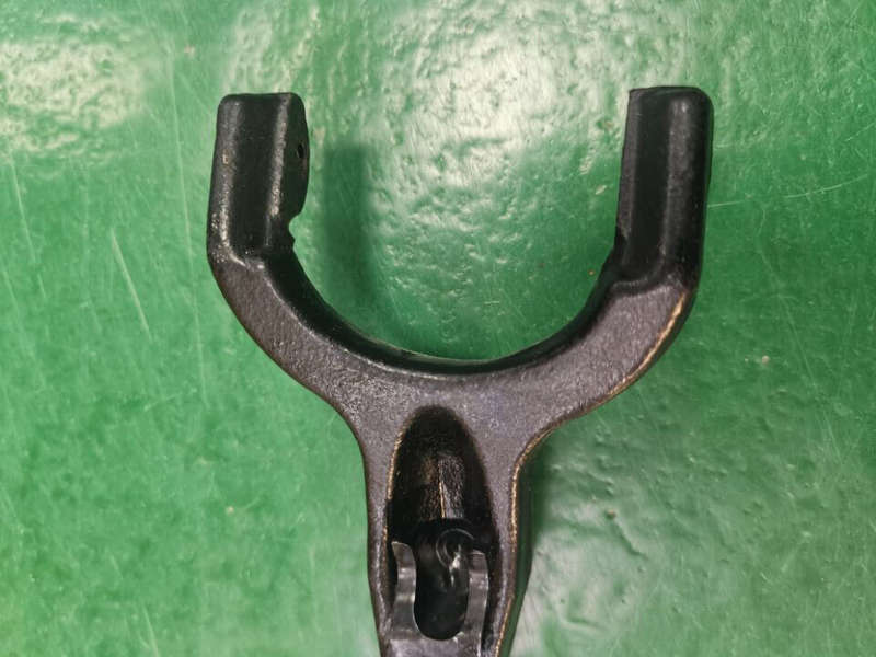 FORK ASSY, CLUTCH RELEASE GENUINE MD703275 Fits FOR MITSUBISHI