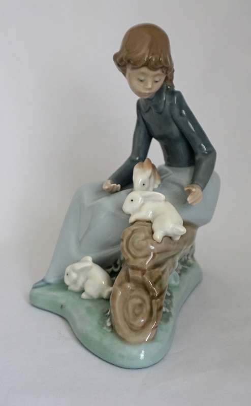 NAO BY LLADRO YOUNG GIRL WITH RABBITS (1026 )-RETIRED