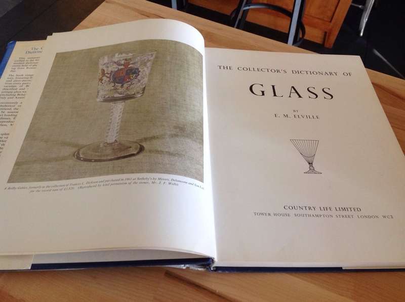 The Collector`s Dictionary of Glass