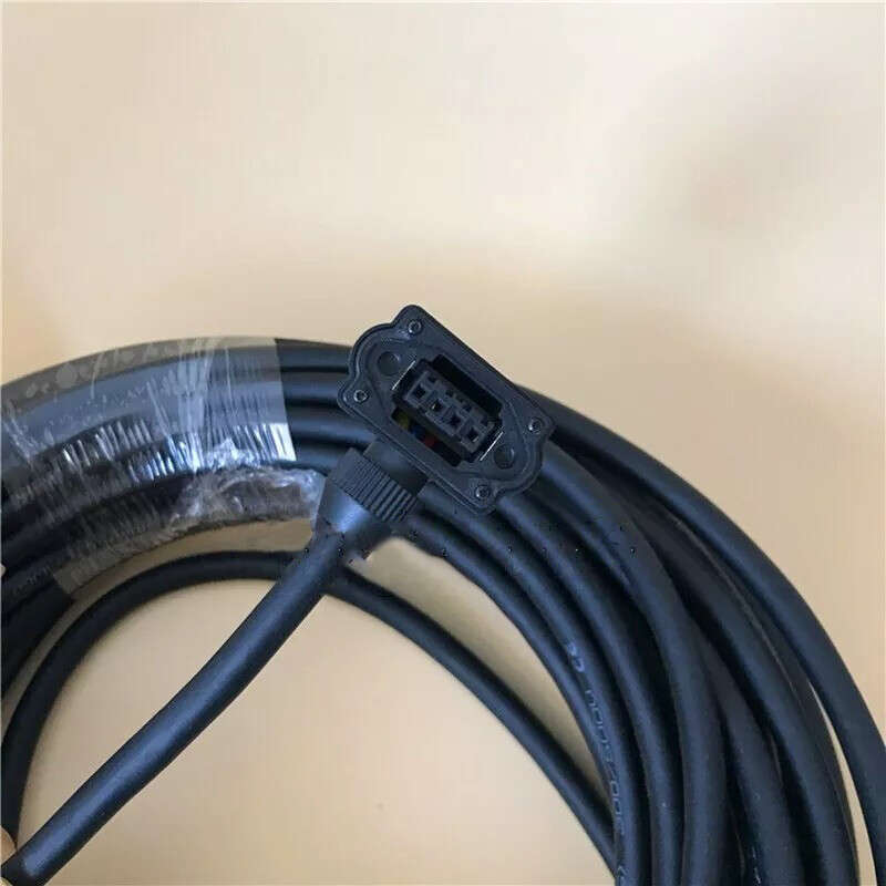 1PCS NEW FOR R88A-CAKA005SR-E Servo Power Cable 5M