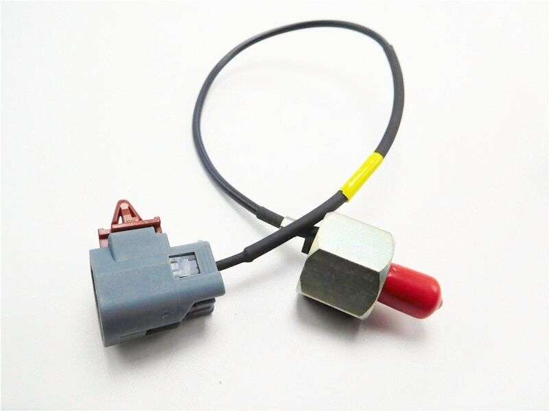 New Detonation Knock Sensor For MAZDA 3 BK 1.4 1.6 2.0 2.3 ZJ01-18-921 E1T50371