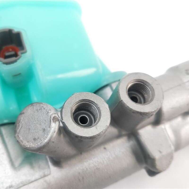 Brake Master Cylinder 47201-3D360 Fit For Toyota 4Runner 2.7L 3.4L 1996-2002