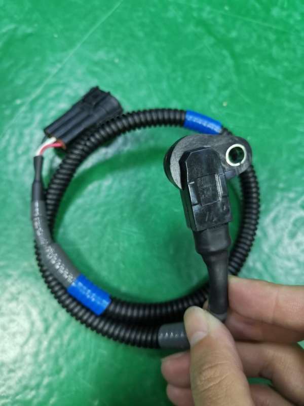 Crankshaft position sensor 8-98014831-0 8980148310 Fits For Isuzu 4HK1 6HK1