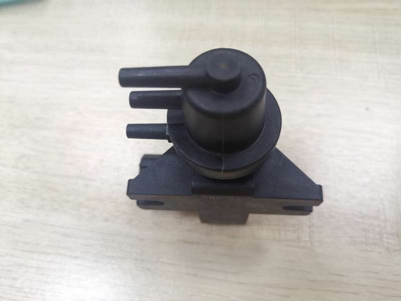 Genuine Turbo Boost Pressure Solenoid For MAZDA 3 6 mk3 III CX-5 2.2 D SH02-1874