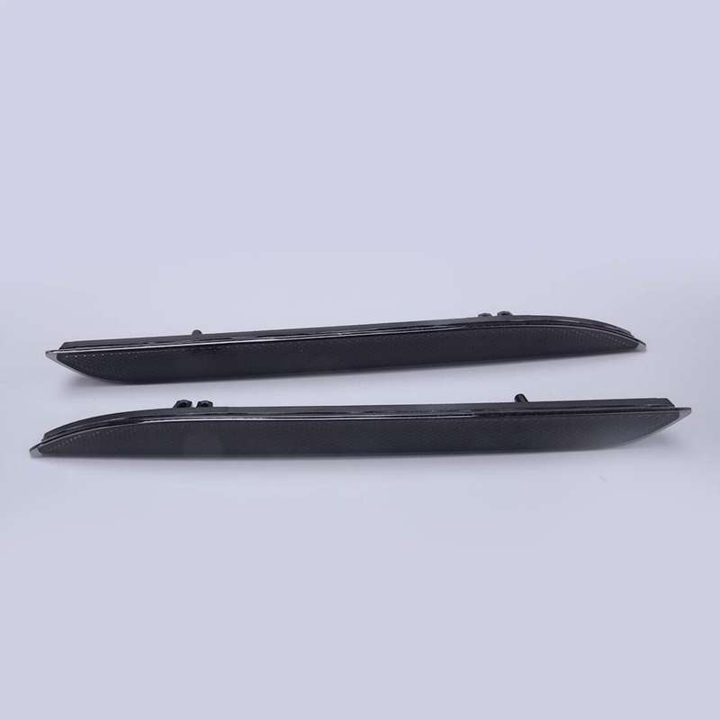 1pcs Black Rear Bumper Reflector Lens Diffuser Fit For Ford Mustang 2015-2017