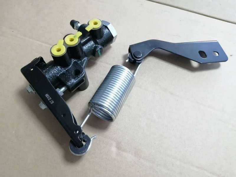 Genuine Brake Load Sensing Valve Assembly 46400-56G04 For Nissan 93-97 D21