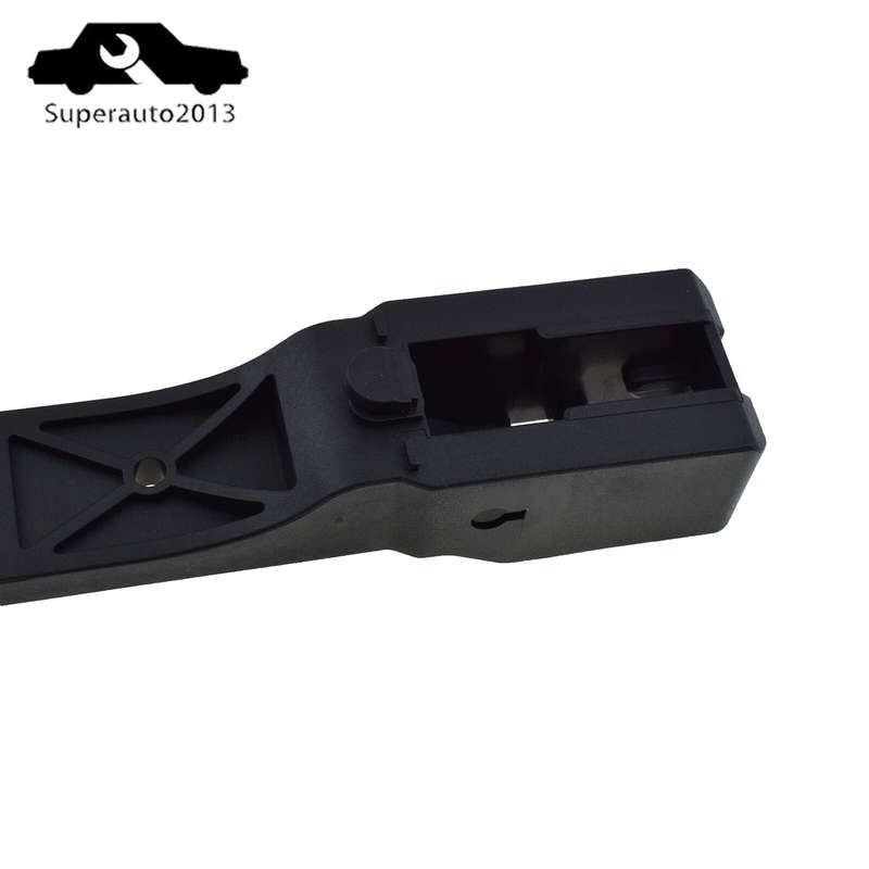 Front Right Door Handle Base For Kia Sportage 2005-2010 82665-1F000 82665-1F010