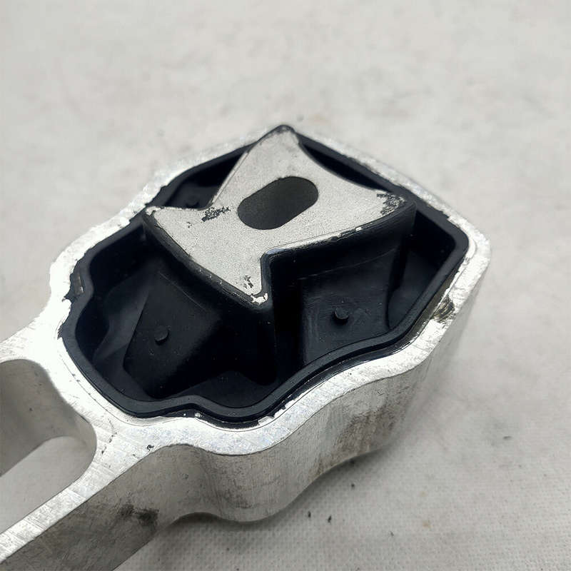 For Volvo S80 XC60 XC70 S60 V70 Engine Mount Upper 30680474