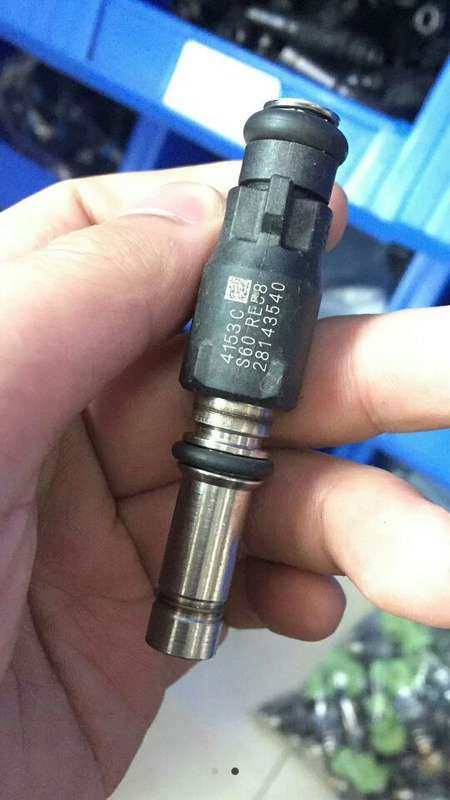 4pcs Fuel Injector 28143540 For Chevrolet Genuine High quality 4-Hole