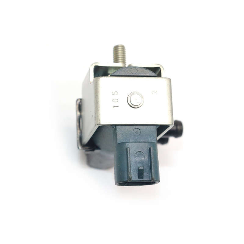 Vapor Canister Purge Valve For 01-04 Mitsubishi Montero & Montero Sport MR507579