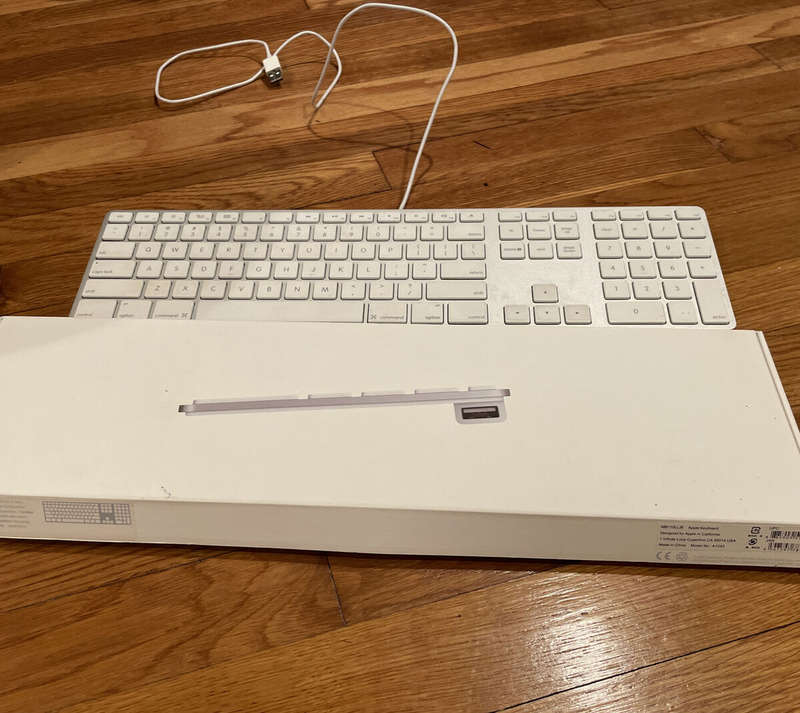 **BARGAIN BUY**A1243 GENUINE APPLE USB KEYBOARD-GRAB IT @ JUST R199!