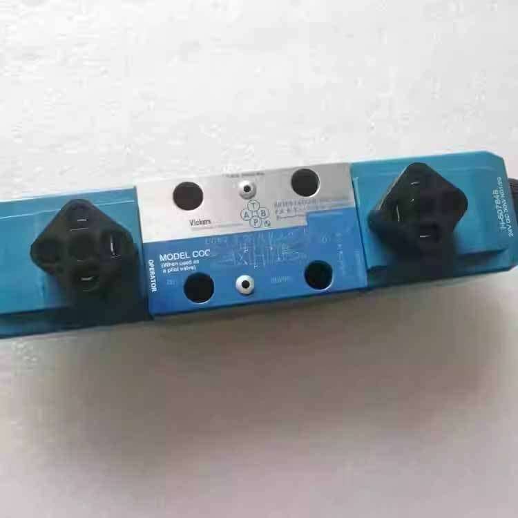 1Pcs New For VICKERS Solenoid Valve DG4V-3S-2C-M-U