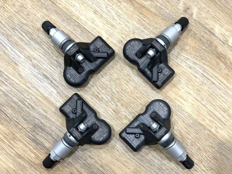 TPMS Tire pressure sensor Genuine RDK RDC 5Q0907275B Fits For Audi Q7