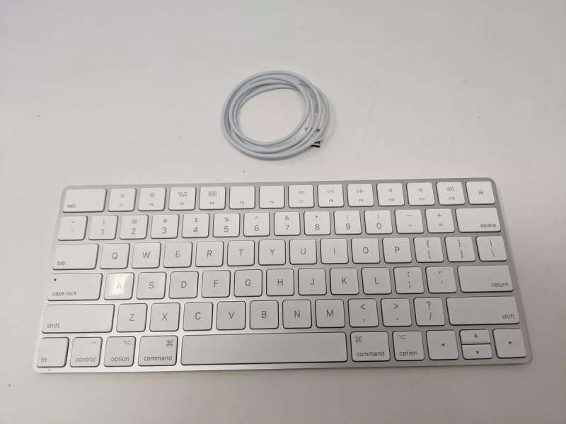 **BARGAIN BUY**APPLE MAGIC 2 RECHARGEABLE WIRELESS KEYBOARD -WORTH R2k- GRAB IT@ JUST R1299!!