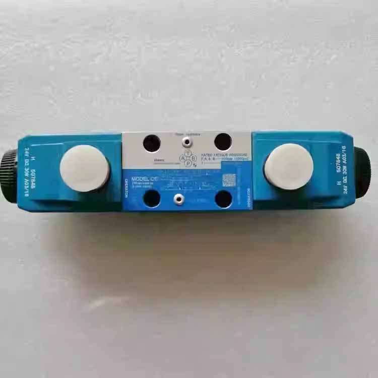 1Pcs New For VICKERS Solenoid Valve DG4V-3S-2C-M-U