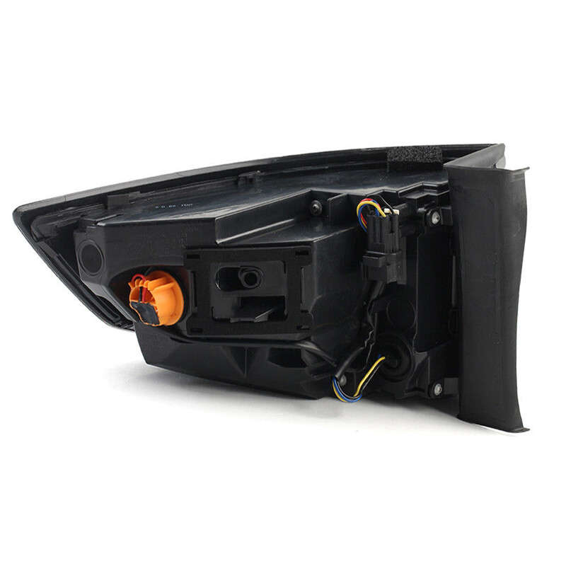 Right Rear Outer Tail Light Fit For Land Rover Discovery Sport 2015-2019