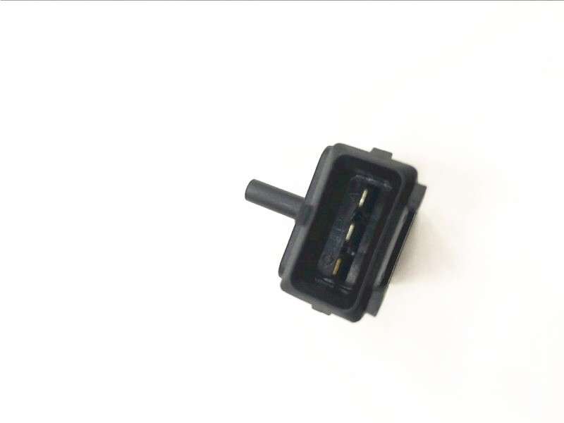 Intake pressure sensor MR577031 For Mitsubishi Pajero III Shogun L200