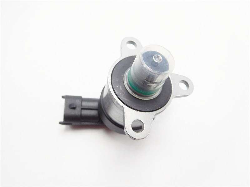 Fuel Pressure Pump Regulator Metering Control Valve 0928400679 For Nissan