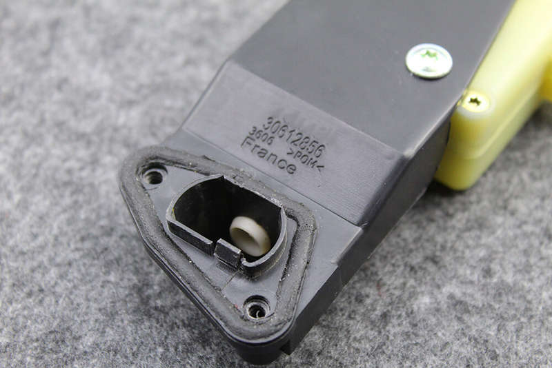 For Volvo V70 S60 S80 XC70 XC90 Fuel door lock Filler Flap Solenoid Motor