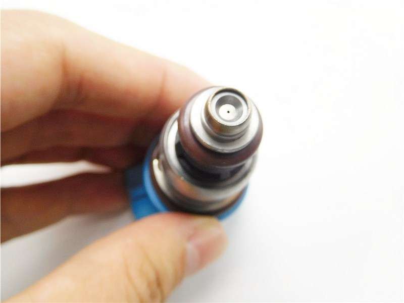 Fuel injector 857056 8UW009087301 For Renault 19 Laguna Megane Volvo 460 1.8 2.0