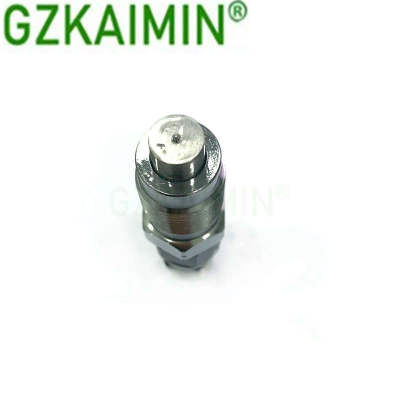 OEM 16032-53000 16032-53902 For Kubota D1105 D1105T D1005 D905 Fuel Injector