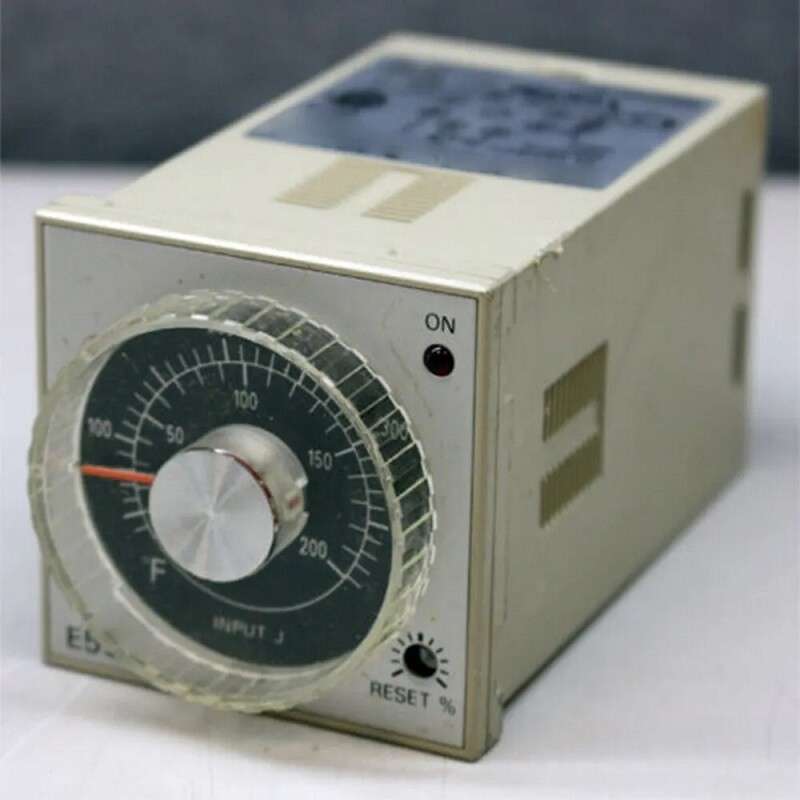 1PC New For Omron E5C2-R40J E5C2-R20K E5C2-R40K E5C2-R20J Temperature Controller