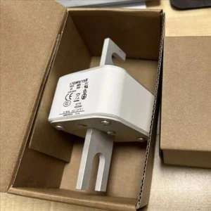 1pcs For 170M6159 690V 550A Fuse