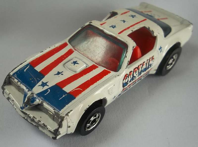 Hot Wheels Hot Bird Pontiac Firebird  Matchbox Scale Model Car Made in 1977 Vinage Model HOTWHEELS