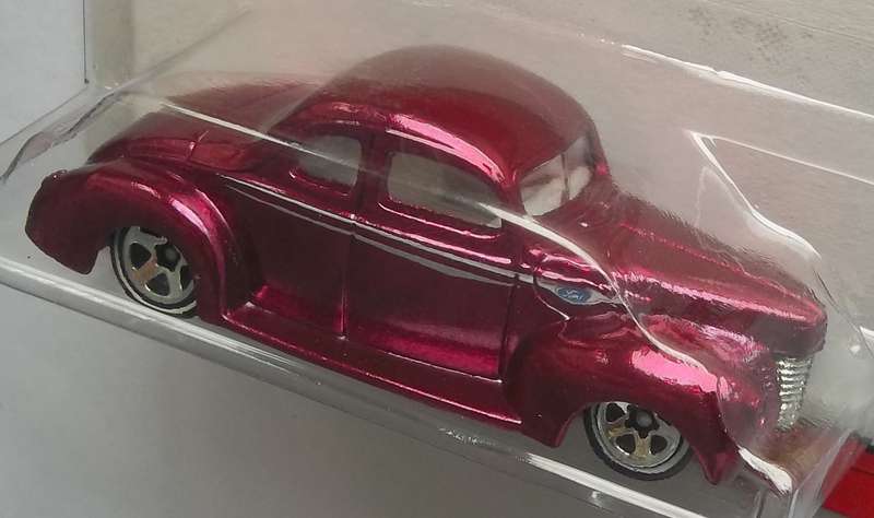 Hot Wheels Classics Series 2 1940 Ford Coupe Like Matchbox Scale Made in 2005