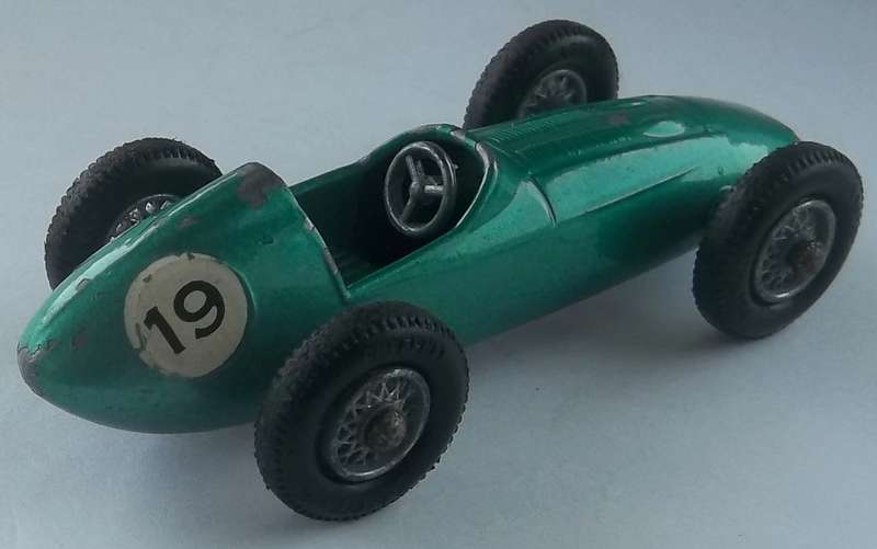 MATCHBOX Lesney 1-75 Series Regular Wheels  #19 Aston Martin DBR5 Racer Made in England Model