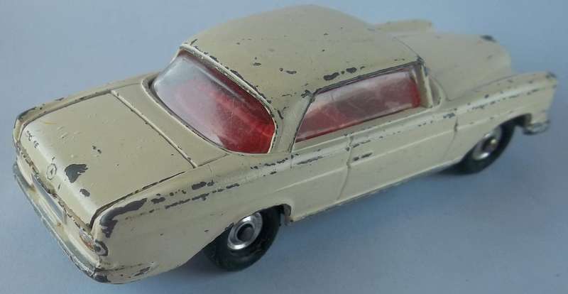 Corgi Toys #230 Mercedes Benz 220 SE Coupe Made in England 1960s Vintage