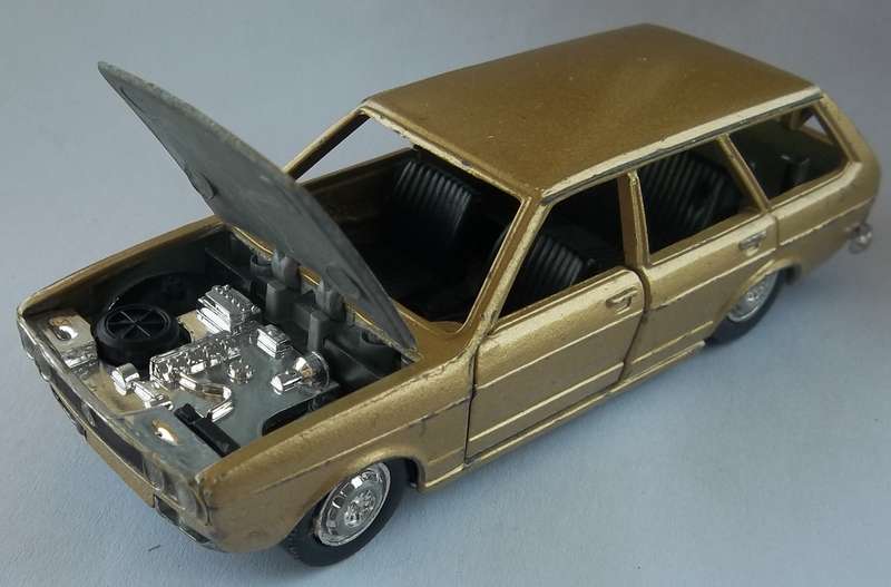 Schuco 1:43 Scale VW Volkswagen PASSAT Gold Made in Germany Larger Scale similar to Dinky Scale Rare