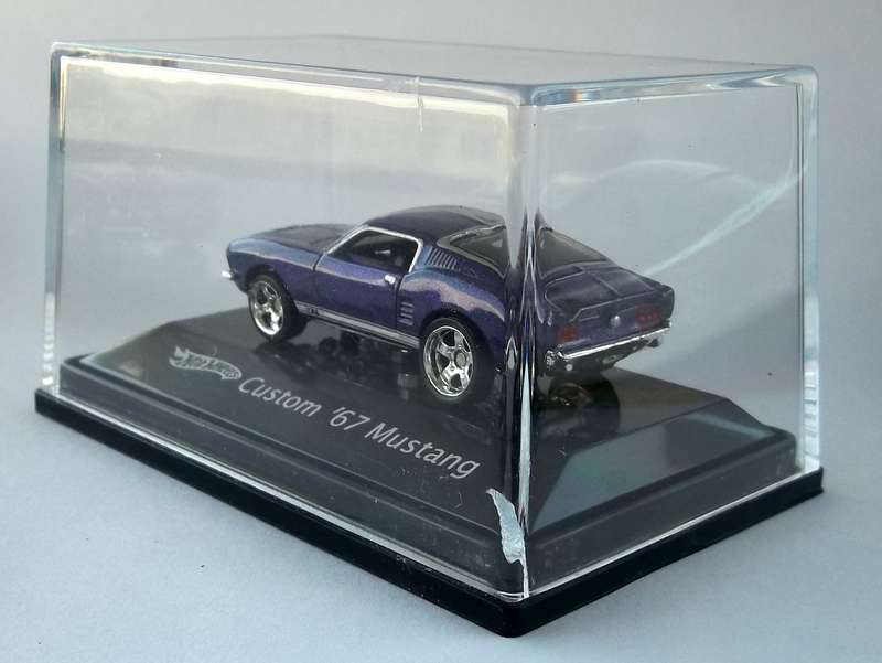 Hot Wheels Custom 67 Ford Mustang HARD ACRYLIC CASE HOTWHEELS Similar scale to Matchbox Miniature