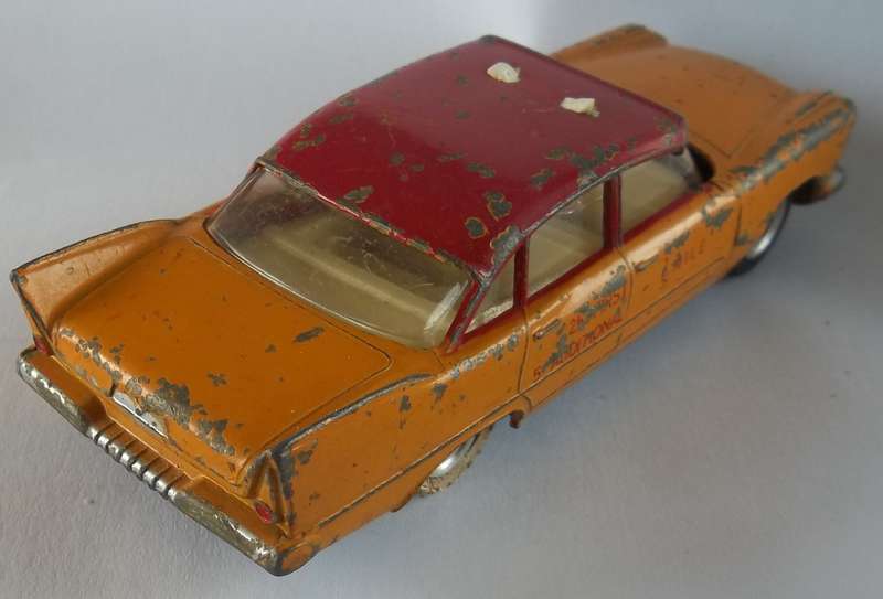Dinky Toys Plymouth Plaza Taxi Made in England Vintage Model Car 1965
