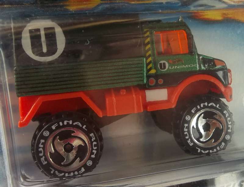 Hot Wheels 2001 FINAL RUN RETIRING MODEL UNIMOG HOTWHEELS Similar scale to Matchbox year 2001