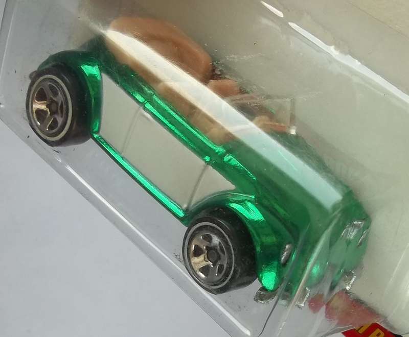 Hot Wheels Classics Series 2 VW Volkswagen Bug Beetle Convertible HOTWHEELS Similar scale Matchbox