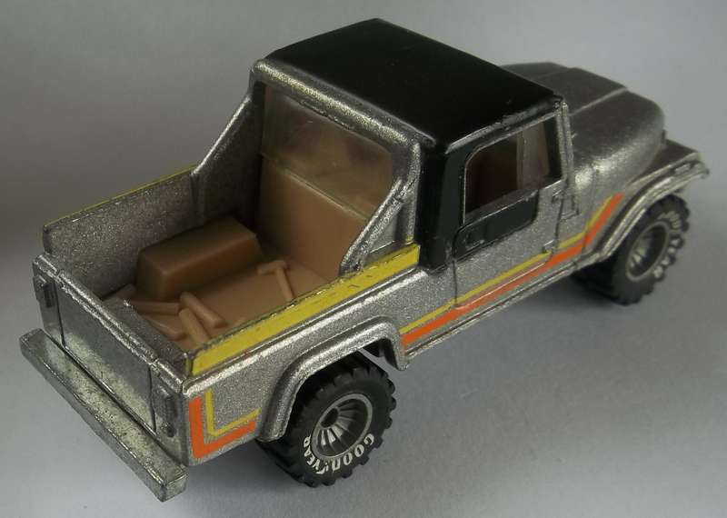 Hot Wheels Real Riders Jeep Scrambler Vintage Real Tyres Similar to Matchbox GREY RIMS HOTWHEELS '82