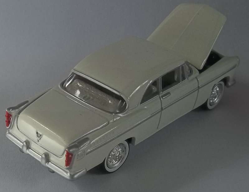 Johnny Lightning 1950's Chrysler Similar scale to Matchbox roughly 1/64 Rubber tyres Made in 2000
