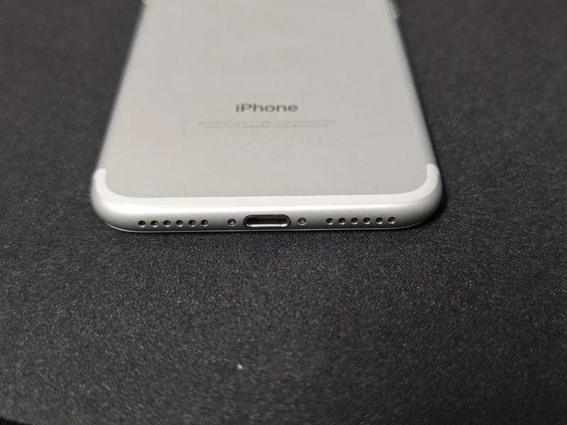 iPhone 7 128GB Silver - Refurbished