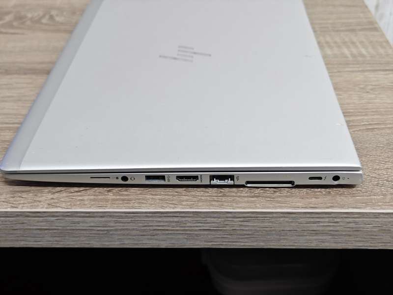 HP EliteBook 840 G5 8TH Gen i7-8650/ 16GB RAM/ 256GB SSD/ LTE / Backlit Keyboard/ Original Charger