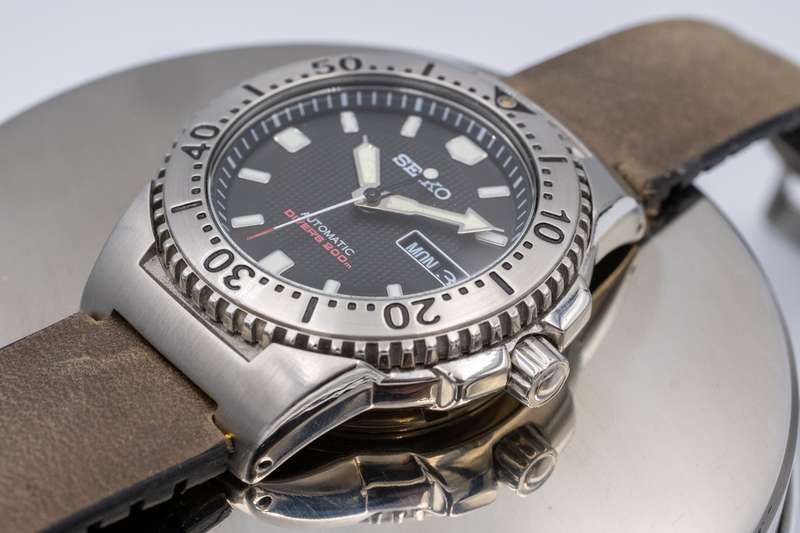 Seiko SKXA49 `Black Knight`