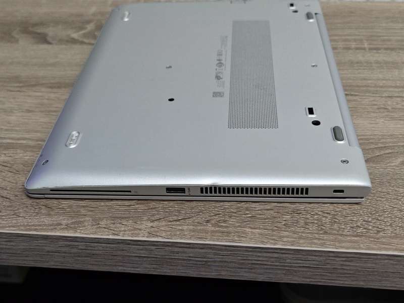 HP EliteBook 840 G5 8TH Gen i7-8650/ 16GB RAM/ 256GB SSD/ LTE / Backlit Keyboard/ Original Charger