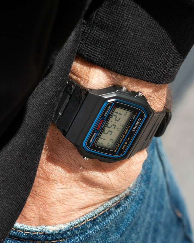 CASIO Classic Quartz Resin Strap, Black, Casual Watch (Model: F-91W-1CR)