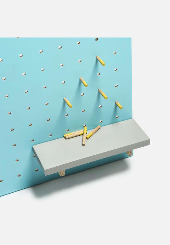 R499 B&K Design Large Wooden Peg Board Blue/Teal *NEW*